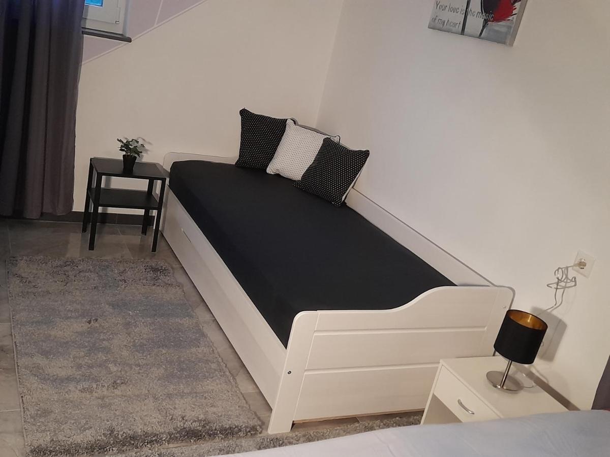 Berlin - Schoenefeld Gruene Wohnung Экстерьер фото