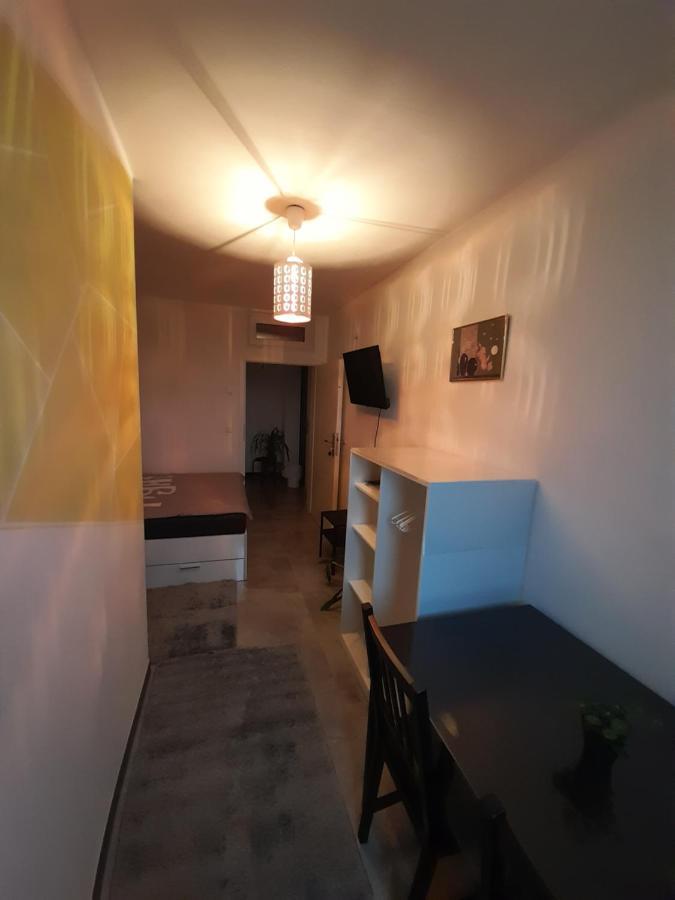 Berlin - Schoenefeld Gruene Wohnung Экстерьер фото